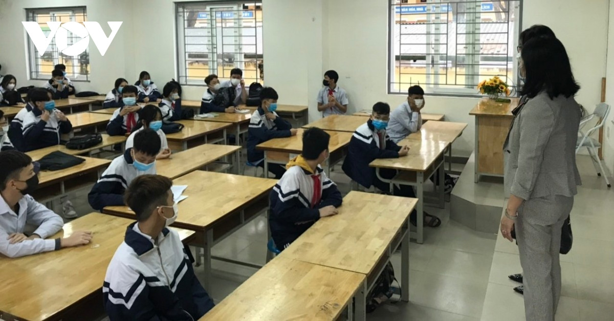Buổi học đầu tiên của học sinh lớp 9 ngoại thành Hà Nội sau hơn nửa năm ở nhà - 13