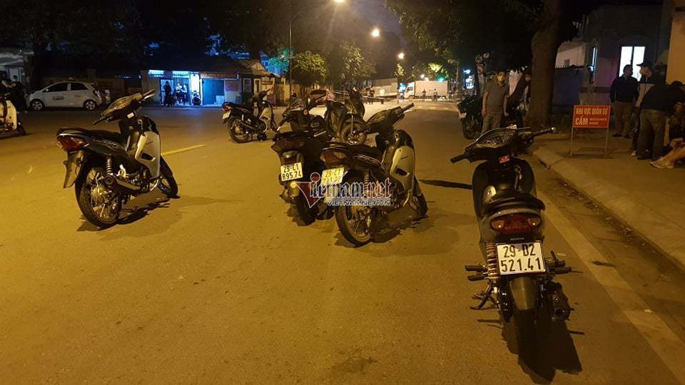 Vây bắt hơn 40 thanh thiếu niên đua xe náo loạn đường phố Hà Nội