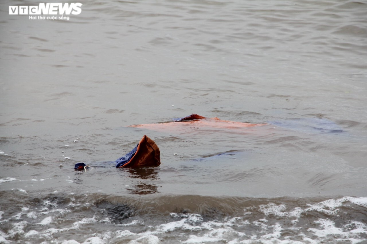 Hải Phòng: Rác thải tràn ngập các bãi biển ở huyện đảo Cát Hải  - 5