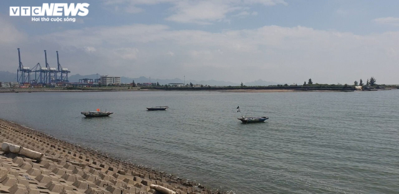 Hải Phòng: Rác thải tràn ngập các bãi biển ở huyện đảo Cát Hải  - 11