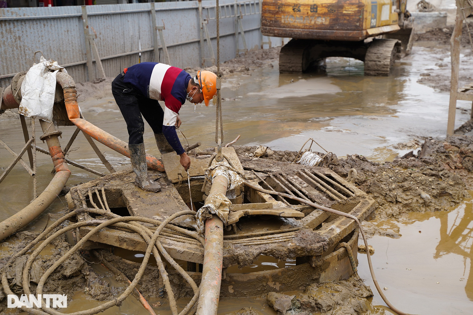Cận cảnh xây dựng cầu vượt chữ C 150 tỷ đồng ở Hà Nội - 6