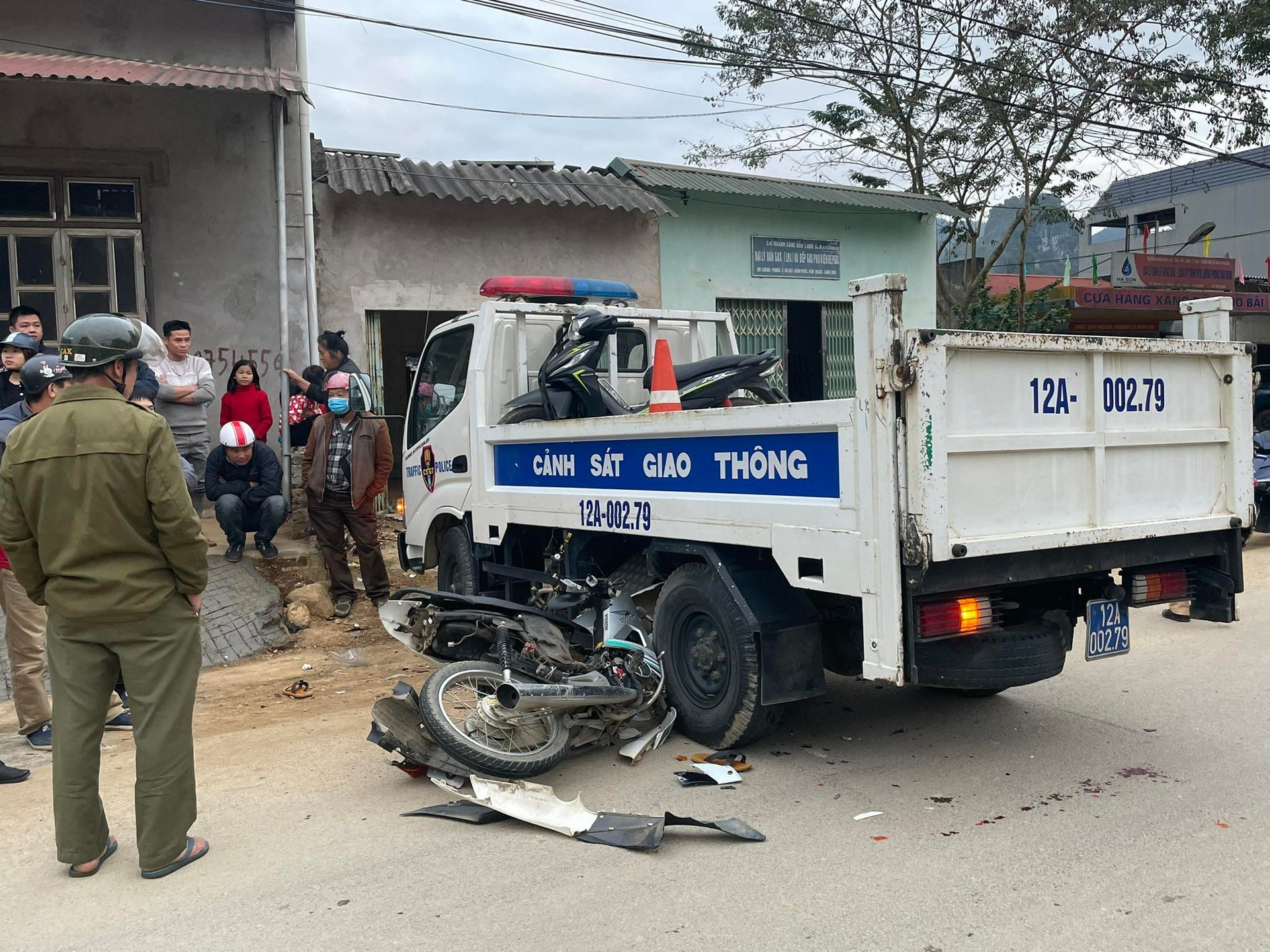 Nghi vấn CSGT ở Lạng Sơn truy đuổi khiến 1 học sinh bị tai nạn - 1