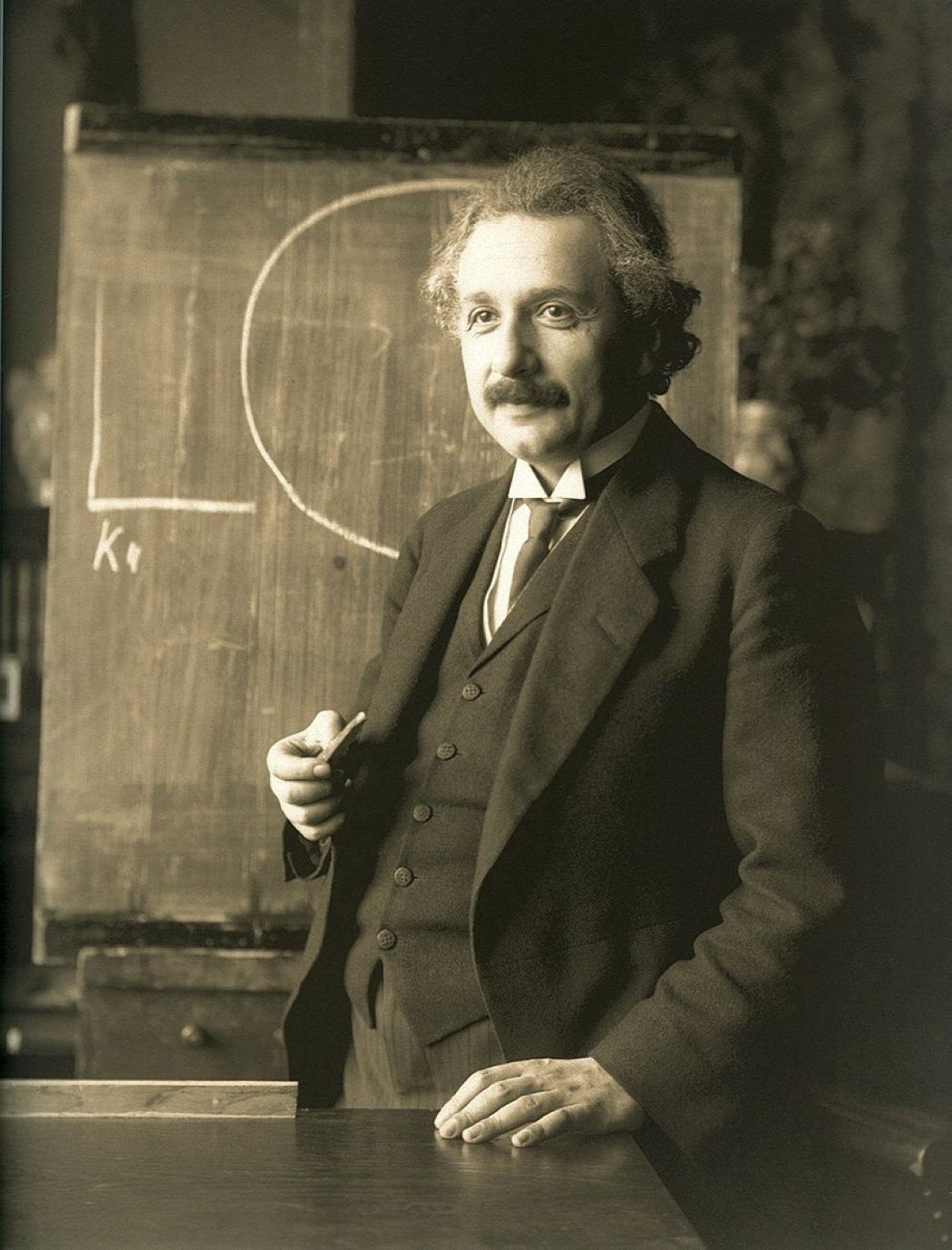 Bản thảo viết tay về thuyết tương đối của Einstein có giá 295 tỷ đồng - 2