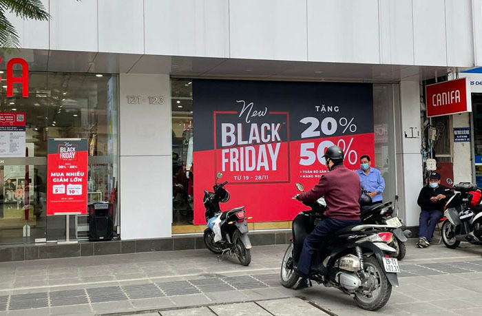Trước Black Friday, phố thời trang ở Hà Nội đìu hiu khách dù giảm giá 80% - 6