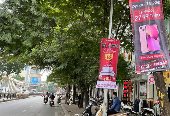 Trước Black Friday, phố thời trang ở Hà Nội đìu hiu khách dù giảm giá 80% - 12