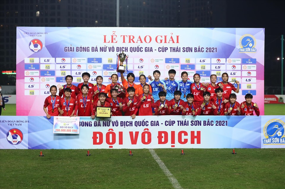 TPHCM lần thứ 10 vô địch quốc gia. Ảnh: Sơn Bắc