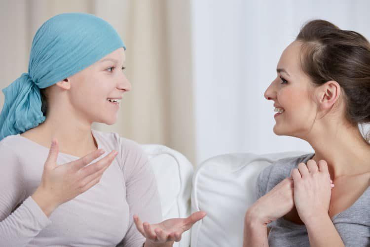 Những lưu ý khi chăm sóc bệnh nhân ung thư tại nhà, đặc biệt nên chú ý đến tâm lý của người bệnh. 