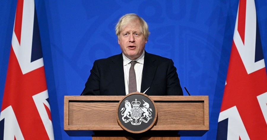 Thủ tướng Anh Boris Johnson tại họp báo ngày 27/11. (Nguồn: AP)