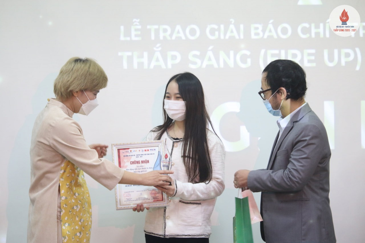 Trao giải Báo chí-Truyền thông Thắp sáng 2020-2021