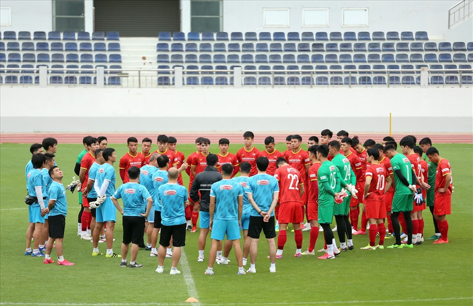 Sau 1 ngày nghỉ ngơi trọn vẹn, đội tuyển Việt Nam trở lại luyện tập trên sân Bà Rịa - Vũng Tàu hướng đến AFF Cup 2020. Ảnh: VFF