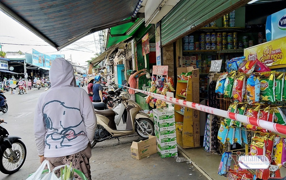 Đổi thay âm thầm, tiệm tạp hoá thôn quê đấu đại gia Thái - Nhật