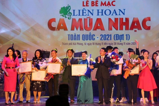 Bế mạc Liên hoan Ca Múa Nhạc toàn quốc - 1 Bế mạc Liên hoan Ca Múa Nhạc toàn quốc - 1