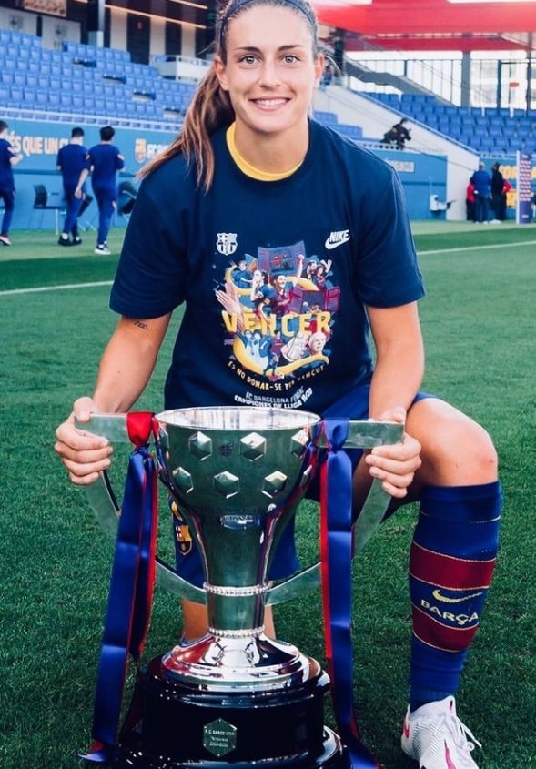 alexia-putellas-barcelona-champion.jpg