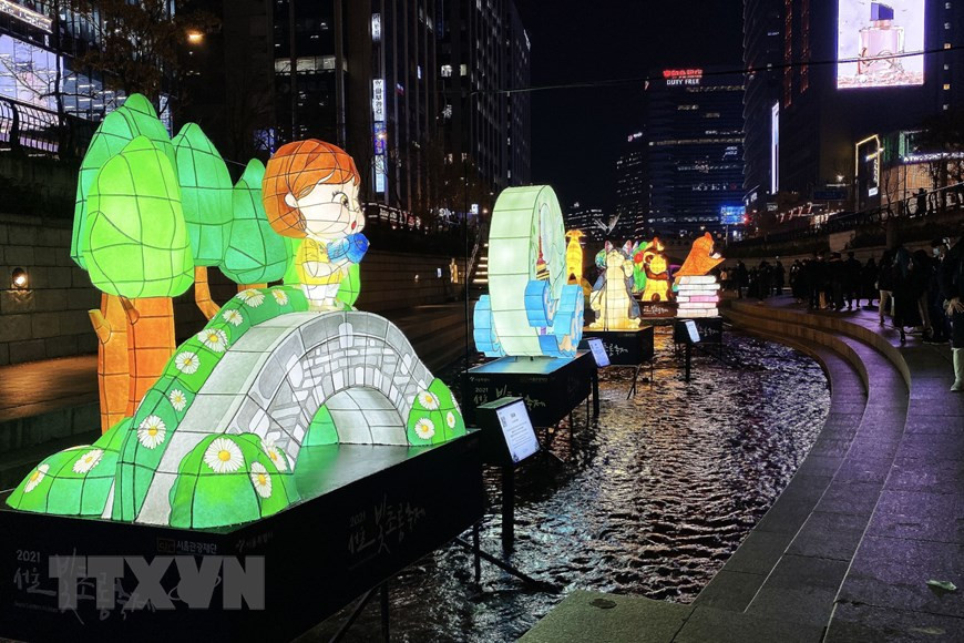 Vẻ đẹp rực rỡ của Lễ hội đèn lồng thường niên Seoul 2021 - 2