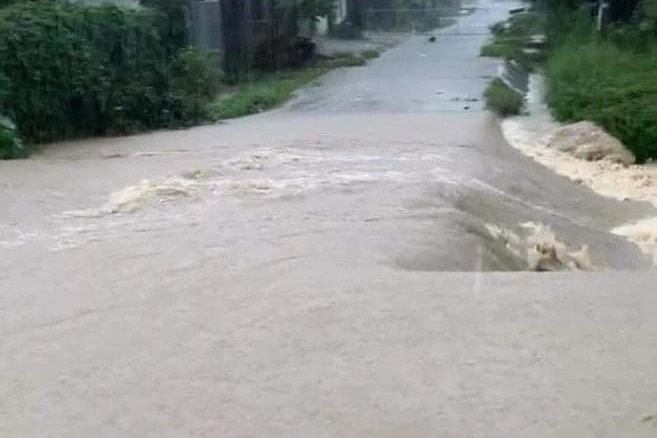Tây Nguyên: Mưa lũ cô lập nhà dân, 2 người chết và mất tích - 2 Tây Nguyên: Mưa lũ cô lập nhà dân, 2 người chết và mất tích - 2