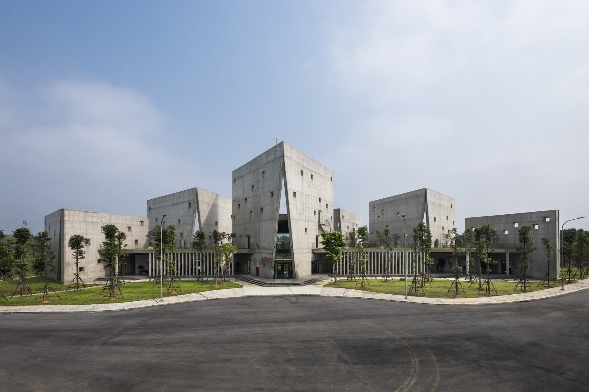 Cận cảnh tòa nhà kỹ sư Việt giành giải thưởng thiết kế LOOP Design Awards - 1 Cận cảnh tòa nhà kỹ sư Việt giành giải thưởng thiết kế LOOP Design Awards - 1