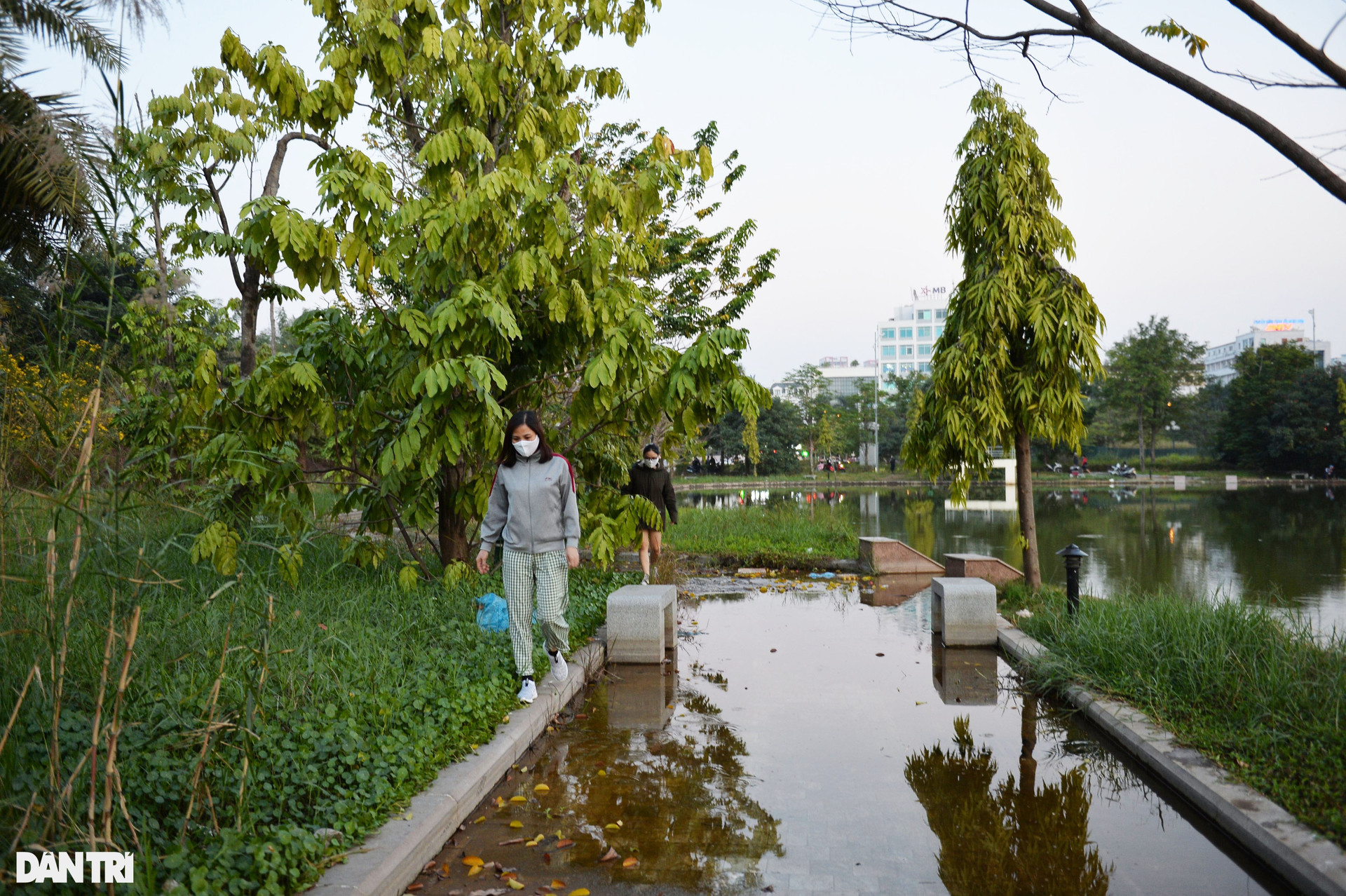 Bất ngờ cảnh nhếch nhác, bẩn thỉu của công viên gần 1.000 tỷ giữa Thủ đô - 5