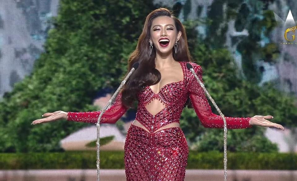 Bán kết Miss Grand 2021: Người suýt ngã, người lộ hàng-1