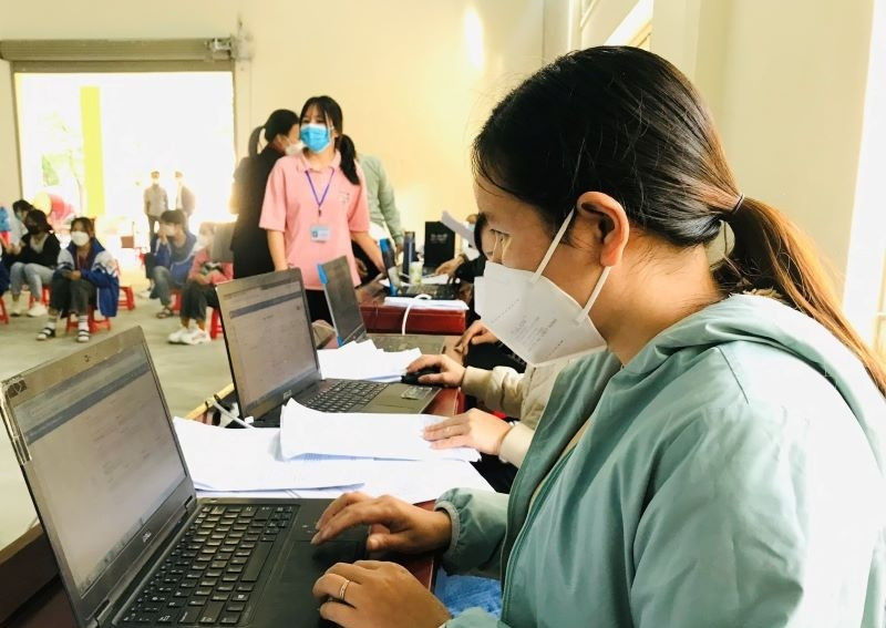 Tiêm vaccine cho học sinh tại Thanh Hóa trong ngày 1.12. Ảnh: T.H