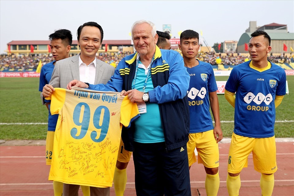 FLC của Chủ tịch Trịnh Văn Quyết từng có giai đoạn gắn bó với bóng đá Thanh Hoá. Ảnh: H.A