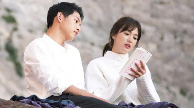 Song Hye Kyo bị chỉ trích thiếu tế nhị khi nhà chồng cũ đau buồn-3