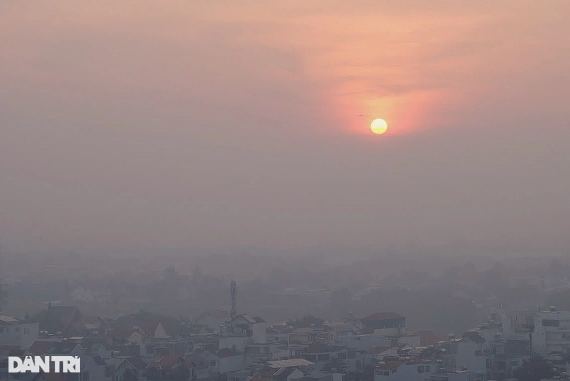 Sài Gòn se lạnh, thành phố phủ kín trong sương mù - 1 Sài Gòn se lạnh, thành phố phủ kín trong sương mù - 1