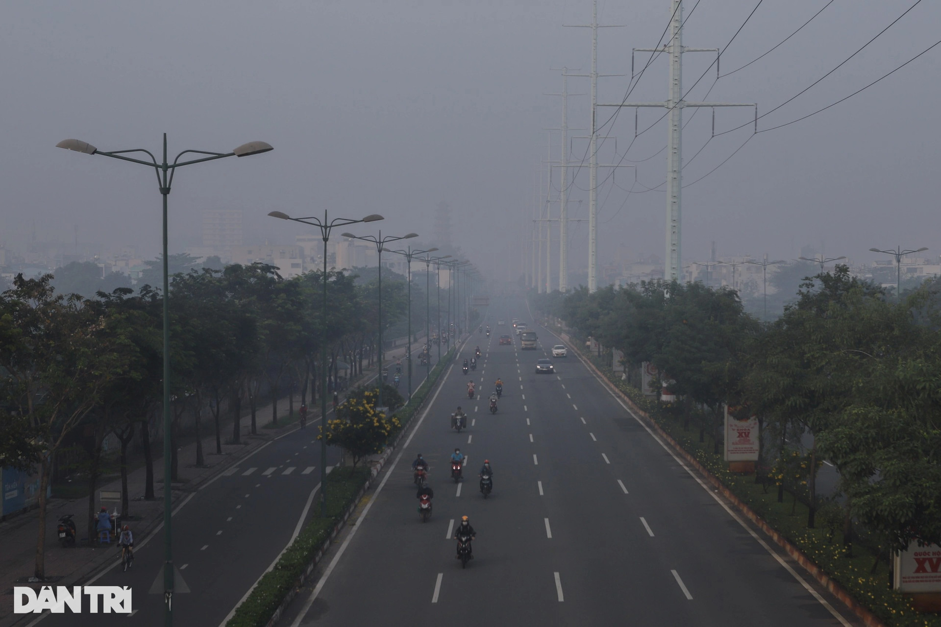 Sài Gòn se lạnh, thành phố phủ kín trong sương mù - 12