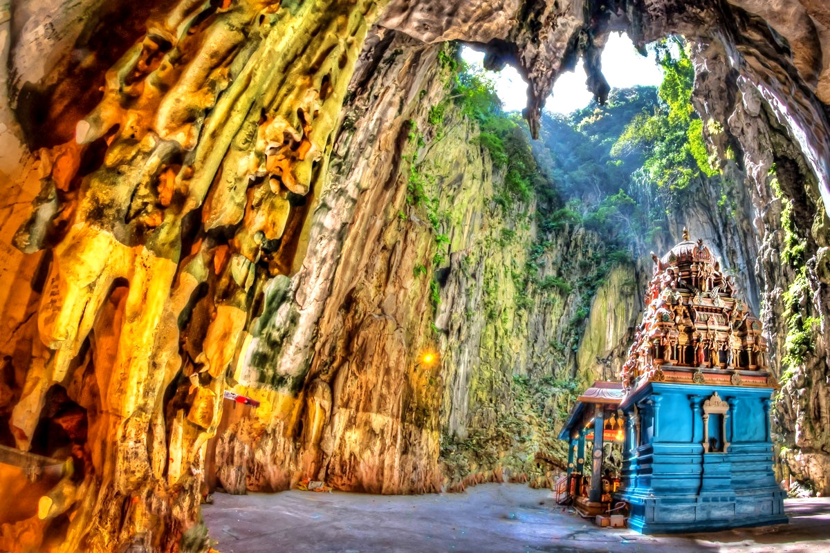 Khám phá hang động Batu, nơi thờ phụng linh thiêng nhất Malaysia - 1