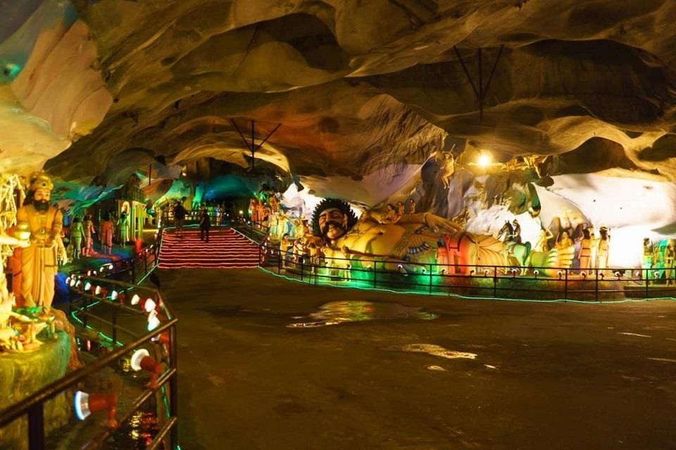Khám phá hang động Batu, nơi thờ phụng linh thiêng nhất Malaysia - 9