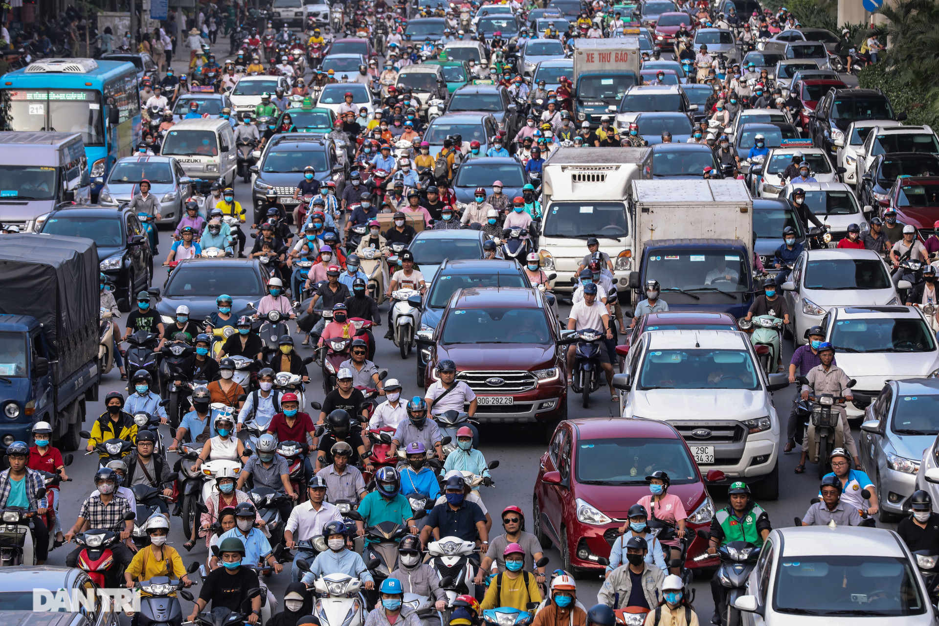 Hà Nội nghiên cứu cấm xe máy vào nội đô sau năm 2025 - 1
