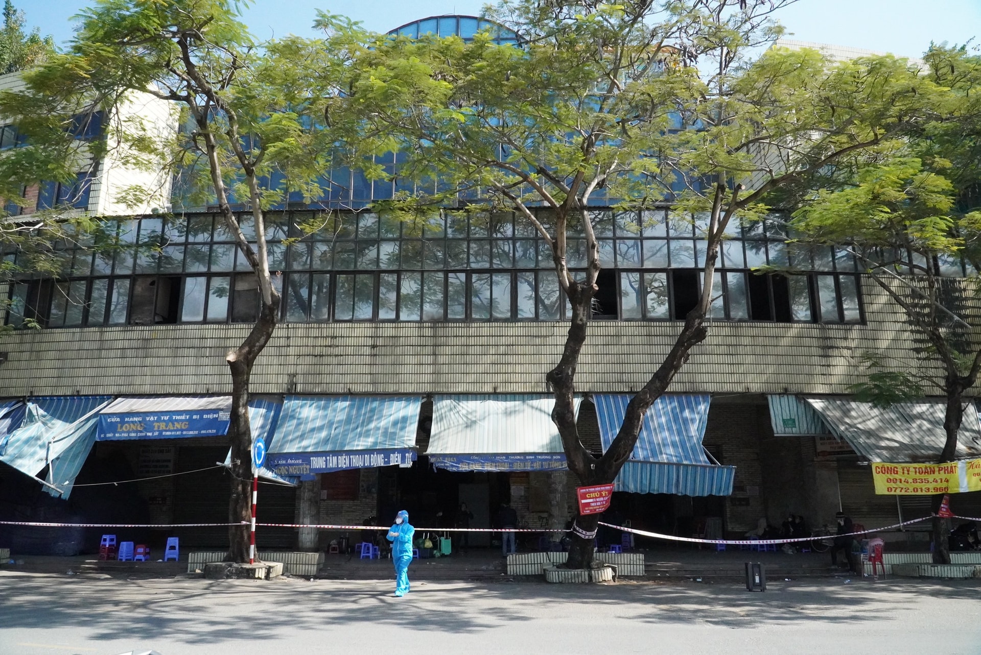 Hải Phòng hỏa tốc đi từng ngõ, gõ từng nhà vì xuất hiện ổ dịch nóng - 1 Hải Phòng hỏa tốc đi từng ngõ, gõ từng nhà vì xuất hiện ổ dịch nóng - 1