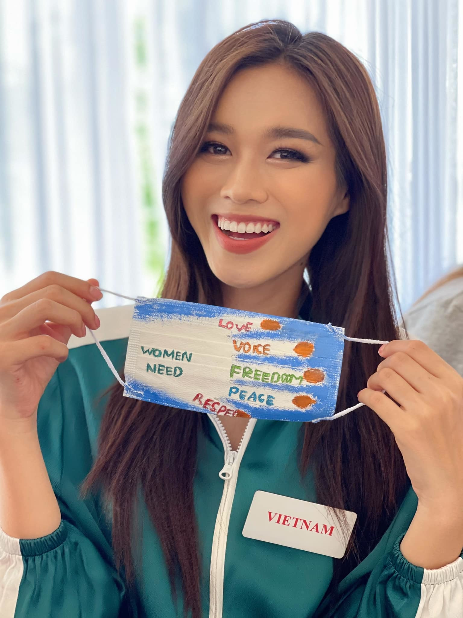 Đỗ Thị Hà đổi nhạc 'Cô gái vót chông' thi bán kết tài năng Miss World