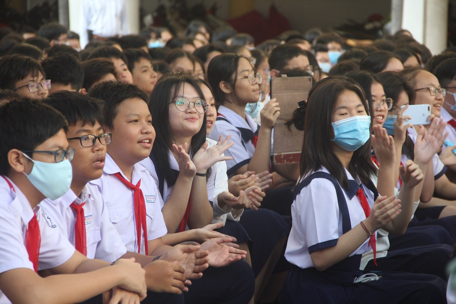 TP.HCM dự kiến miễn học phí học kỳ II cho học sinh cả công lập và ngoài công lập - 1