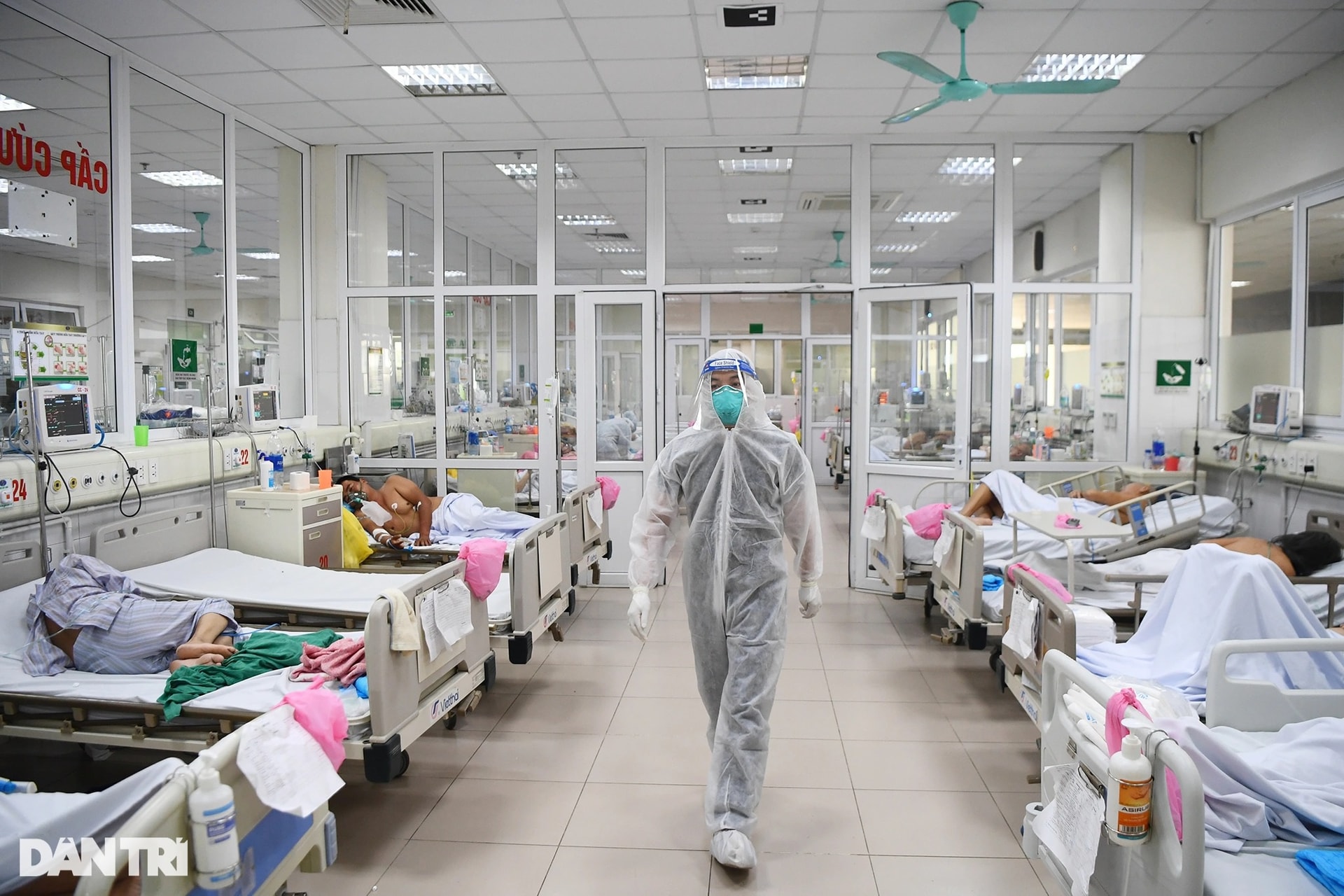 Một ngày trong khu điều trị bệnh nhân Covid-19 triệu chứng nặng ở Hà Nội - 5 Một ngày trong khu điều trị bệnh nhân Covid-19 triệu chứng nặng ở Hà Nội - 5