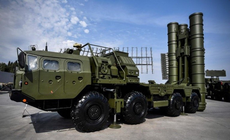 Nga sẽ bảo vệ vùng phía Đông với những tổ hợp tên lửa phòng không S-400 Triumph. (Nguồn: Izvestia)