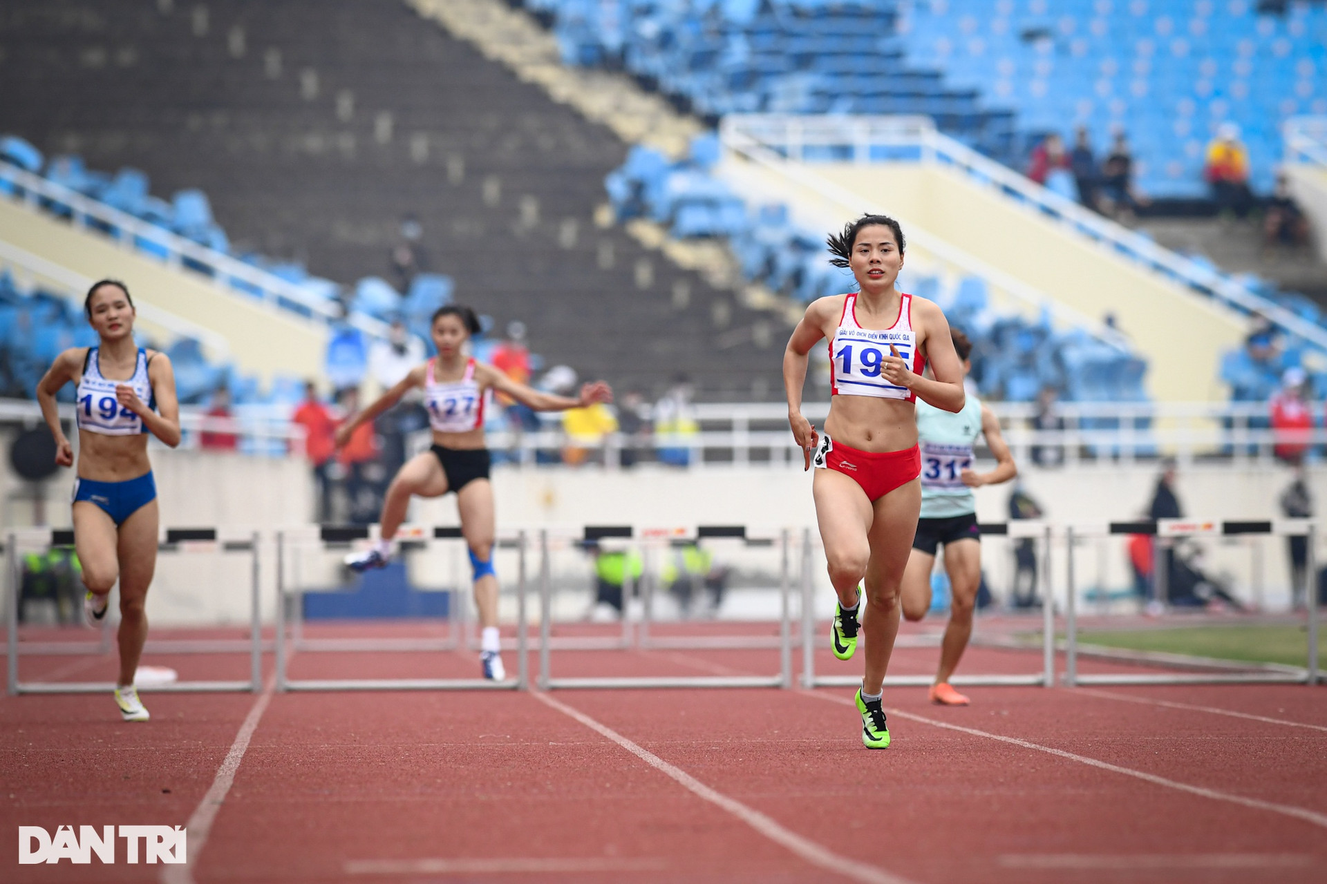 Lê Tú Chinh thống trị nội dung chạy 100m nữ ở giải điền kinh quốc gia - 8