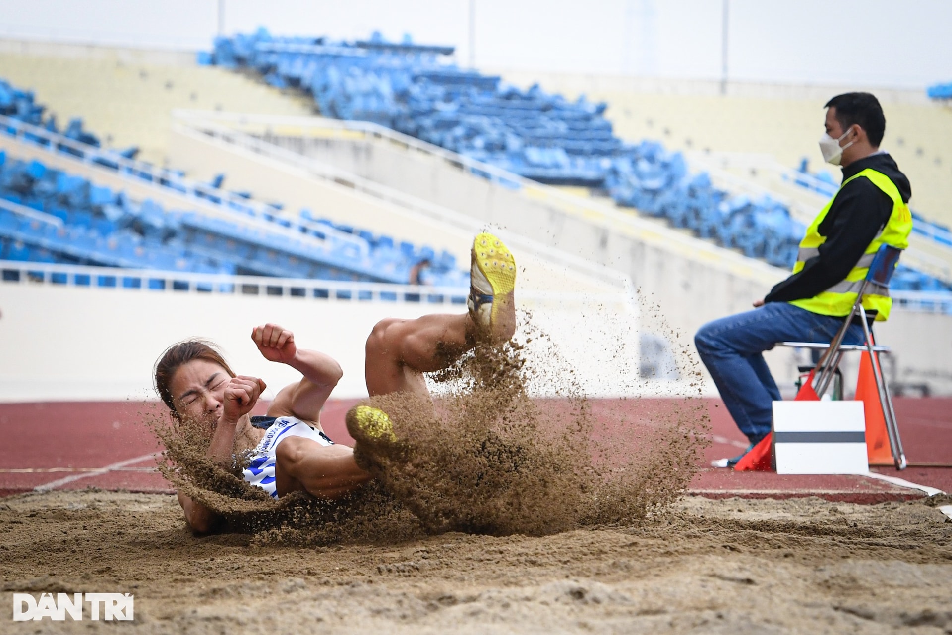 Lê Tú Chinh thống trị nội dung chạy 100m nữ ở giải điền kinh quốc gia - 12