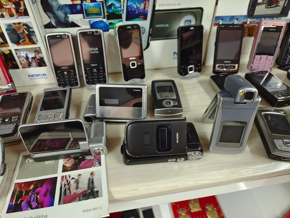Bộ sưu tập 300 chiếc điện thoại cổ độc nhất vô nhị của chàng trai Sài Gòn - 3