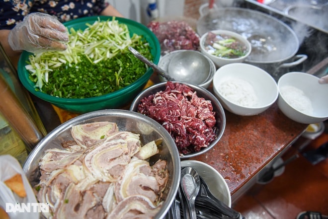 Quán phở mặn nhất Hà Nội, giá