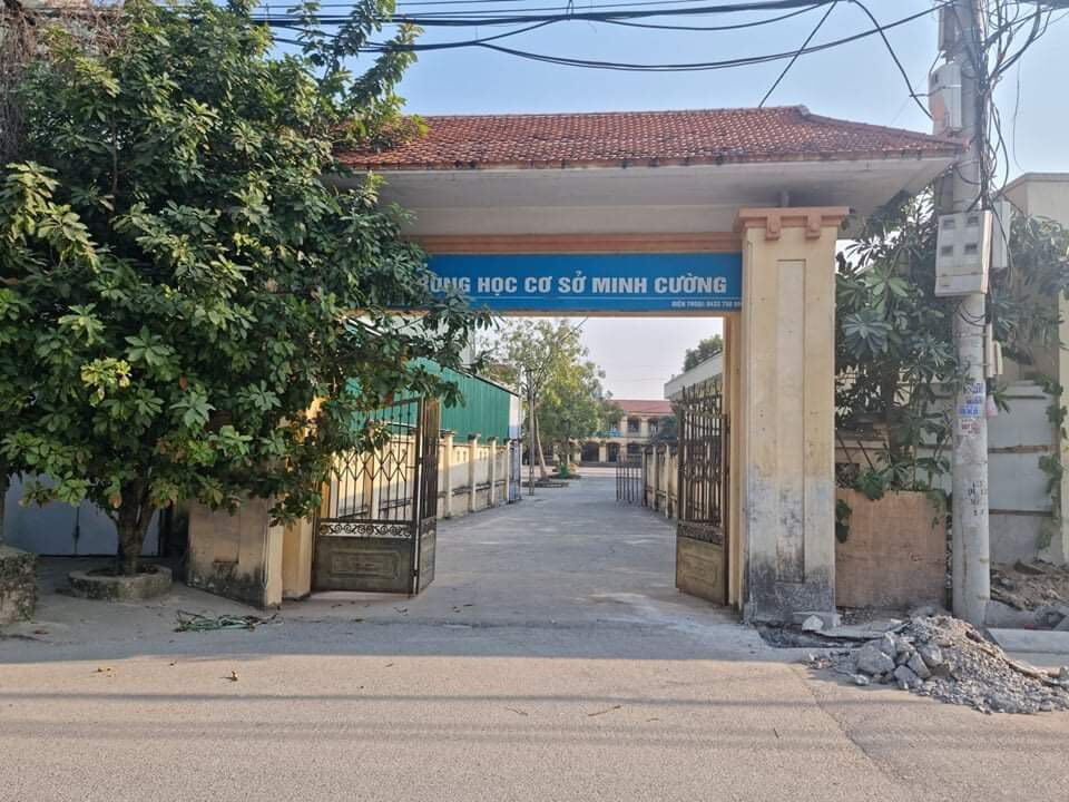 Nam sinh lớp 9 mắc COVID-19, một trường ở Hà Nội tạm dừng học trực tiếp - 1
