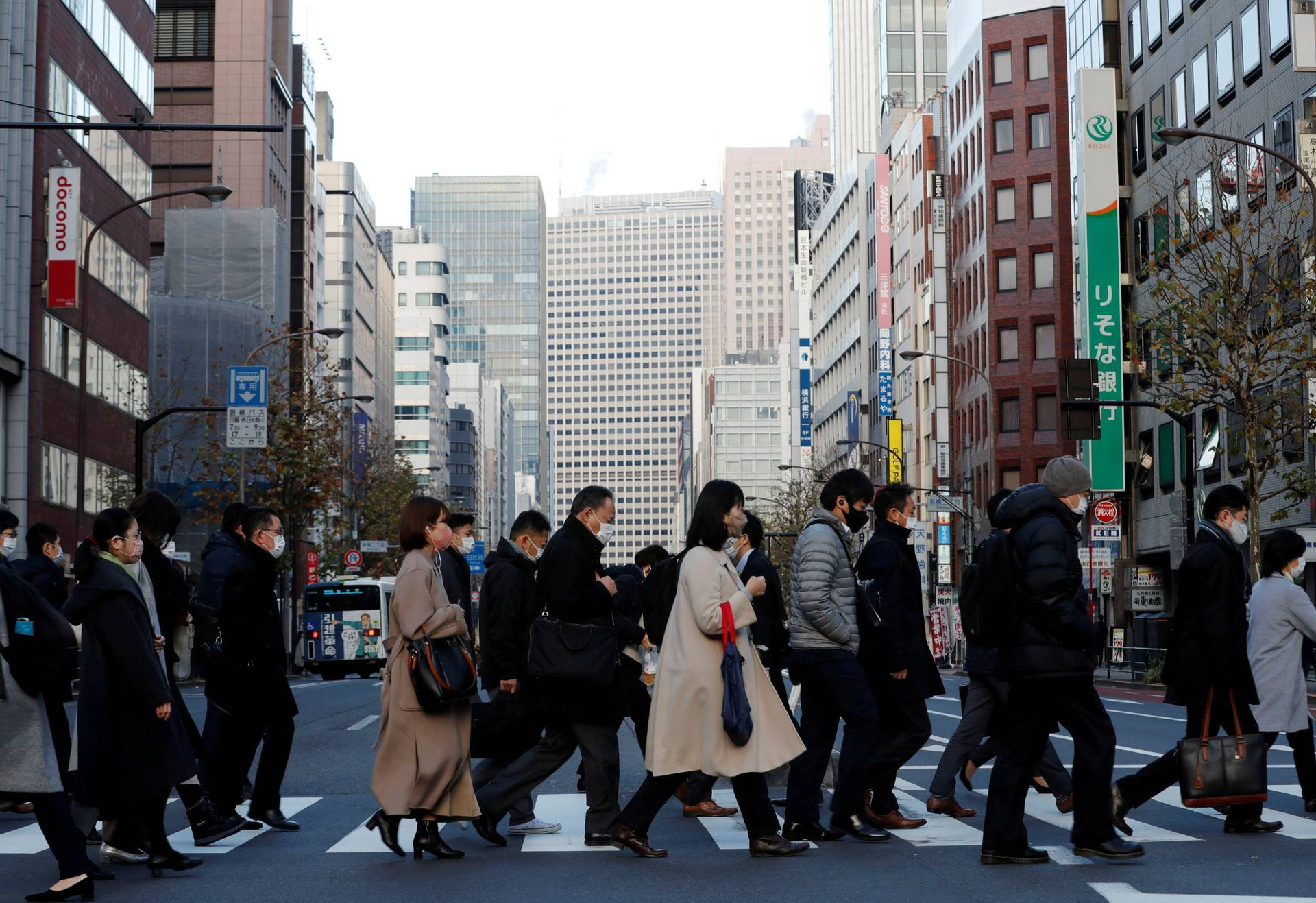 Nhật Bản ‘mạnh tay’ với các công ty tư nhân không tăng lương cho nhân viên