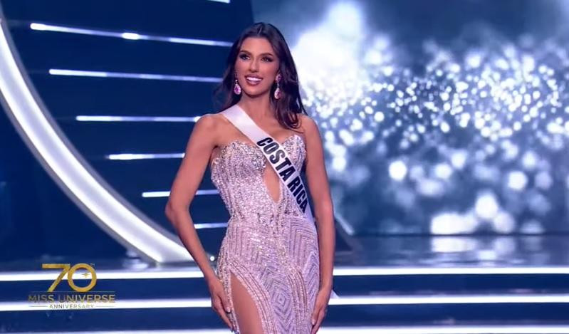 Thí sinh Miss Universe 2021 bị soi 1 váy dùng 2 cuộc thi-7