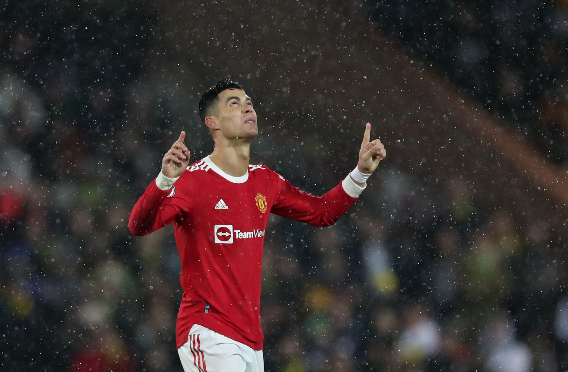Ronaldo ghi bàn, Man Utd thắng trận thứ hai dưới thời HLV Rangnick  - 2