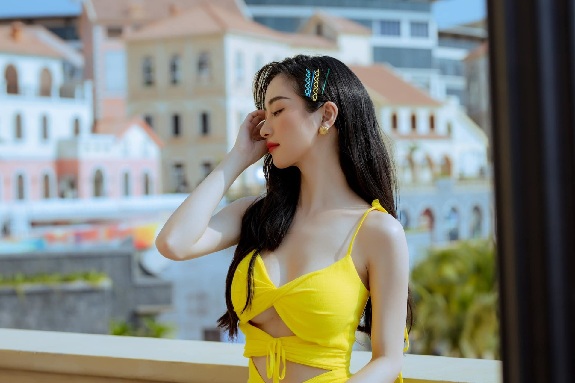 4 mỹ nhân có vòng một 'dao kéo' đẹp nhất showbiz Việt