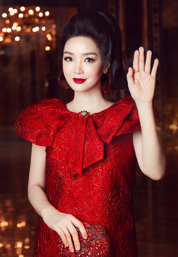 Hoa hậu Giáng My rực rỡ sắc đỏ