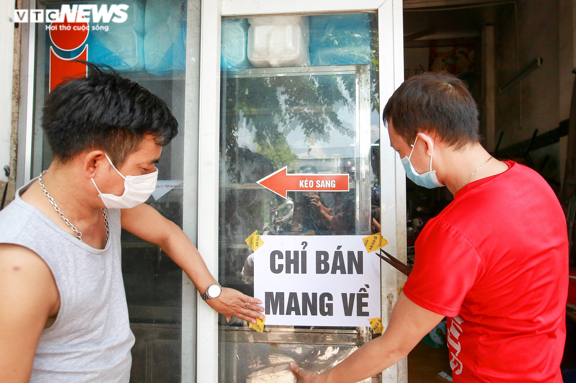 Hà Nội: Quận Đống Đa dừng bán hàng ăn uống tại chỗ - 1