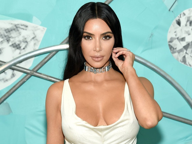 Kim Kardashian thi đỗ kỳ thi sơ cấp ngành luật sau... 3 lần thi trượt - 13