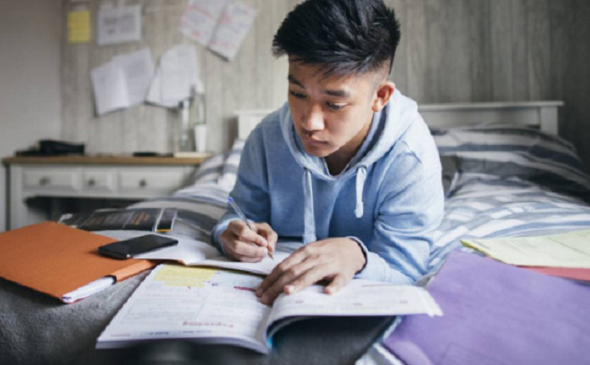 Lo học sinh thui chột khả năng tư duy, Trung Quốc gỡ ứng dụng giải bài tập - 1