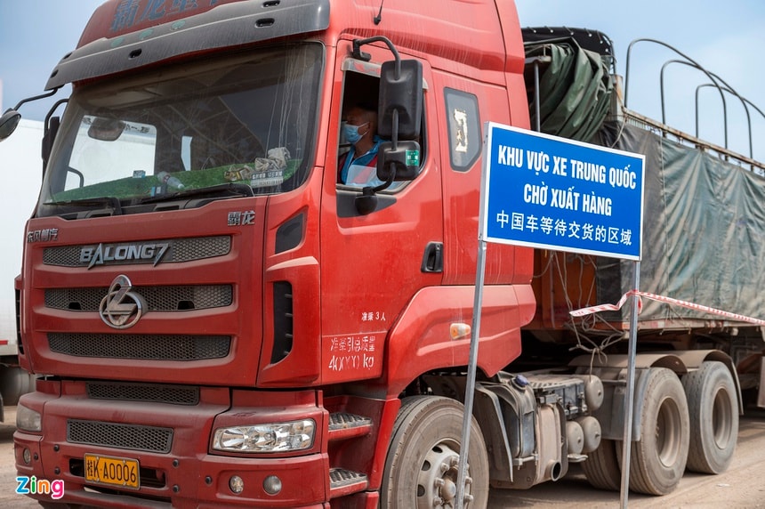 Mất tiền triệu mỗi ngày để chờ xuất khẩu hàng hóa ảnh 4 Mat tien trieu moi ngay de cho xuat khau hang hoa anh 4