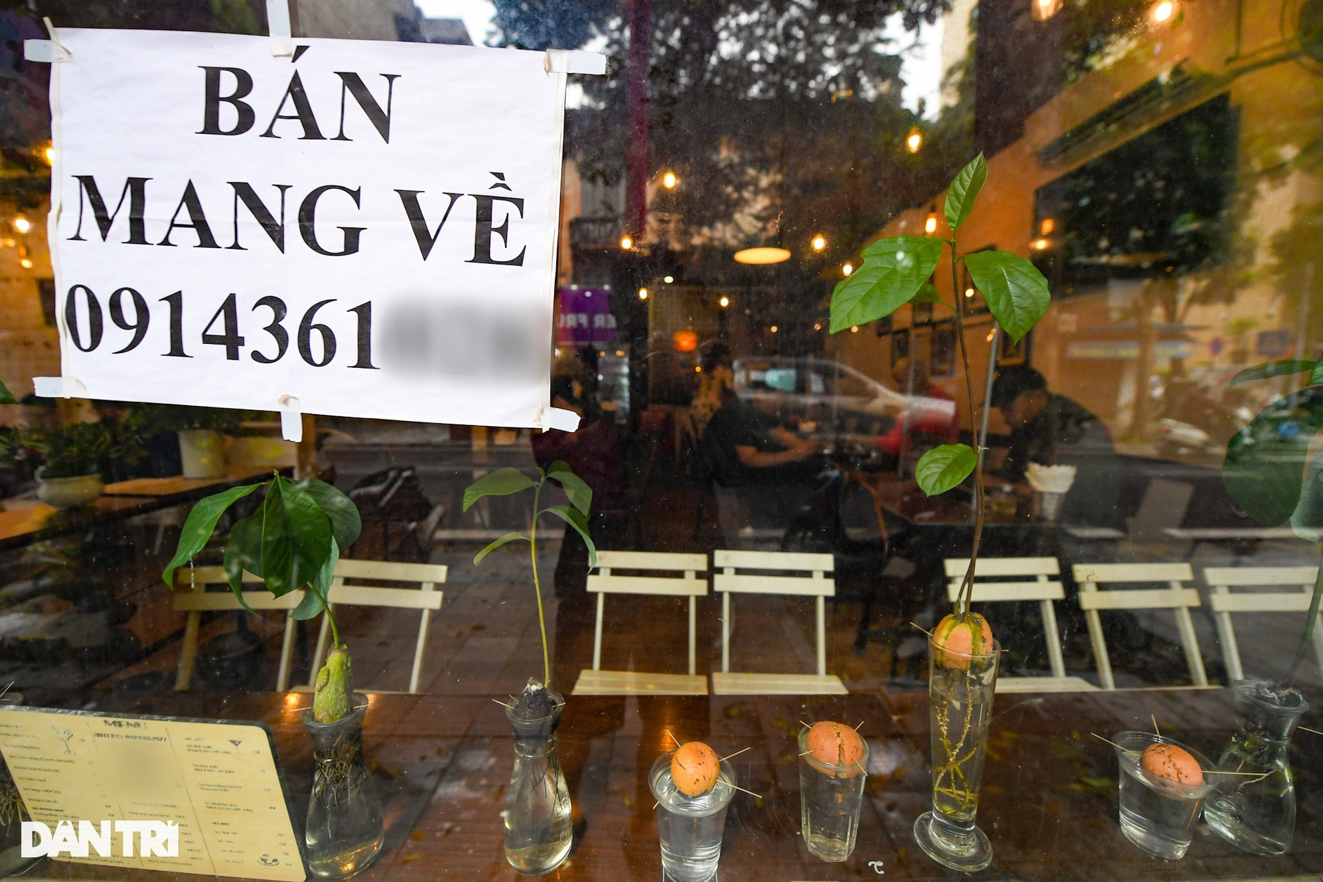 Trở thành vùng cam, nhiều phường ở Hà Nội dừng bán hàng ăn uống tại chỗ - 1